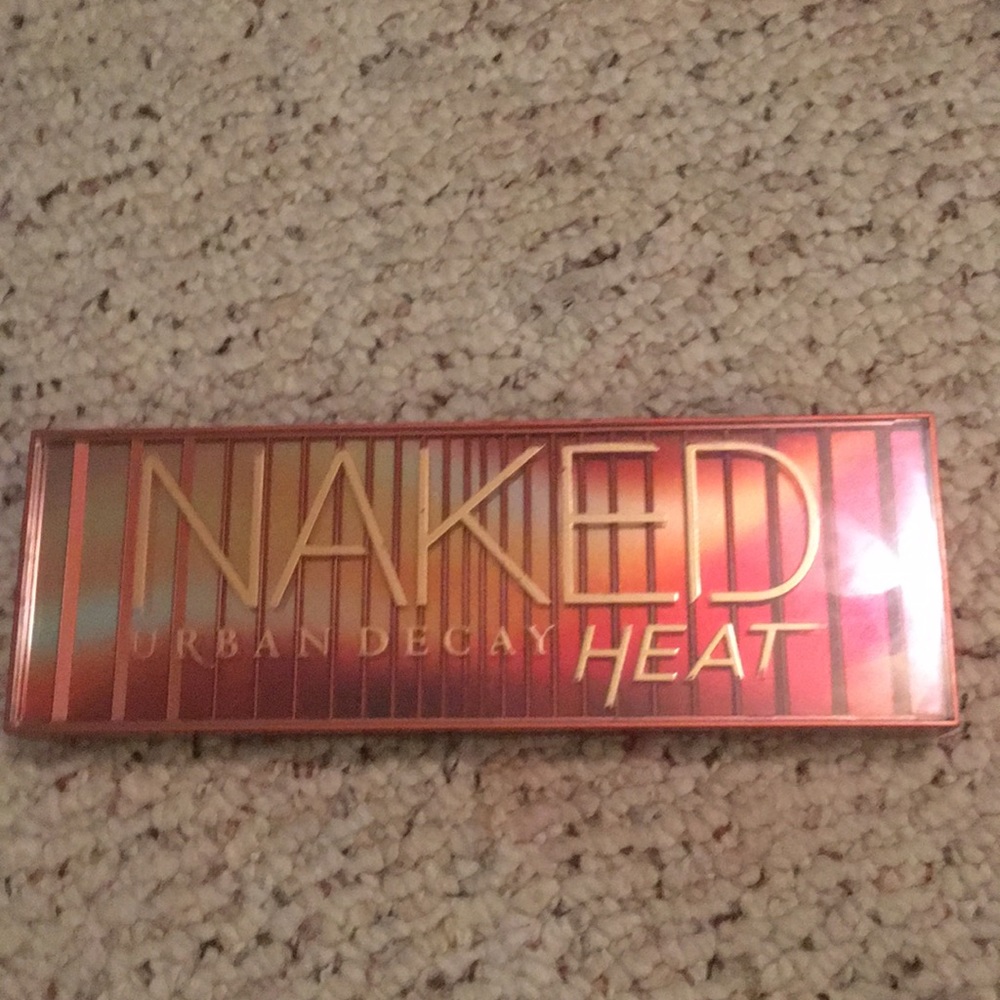 Urban Decay Naked Heat Eyeshadow Palette